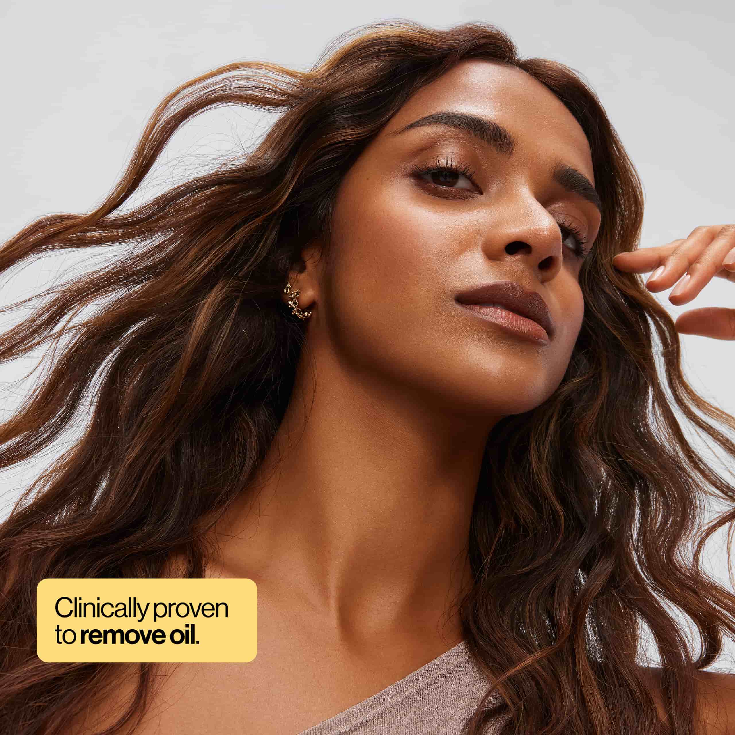 Freshen Up Invisible Dry Shampoo Light & Fresh Scent Clinical Claim